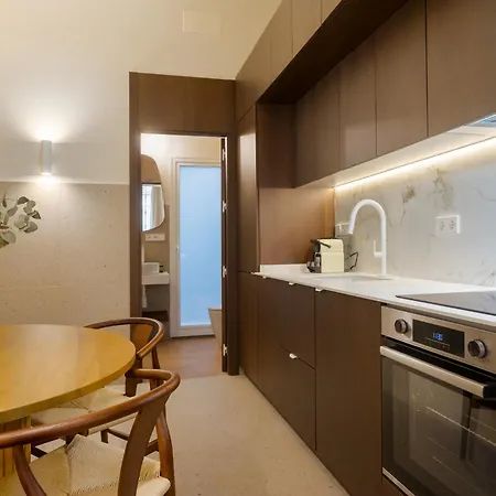 New And Design - Shared Rooftop Solarium - Alameda Apartment