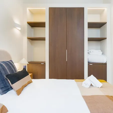 New And Design - Shared Rooftop Solarium - Alameda Apartment